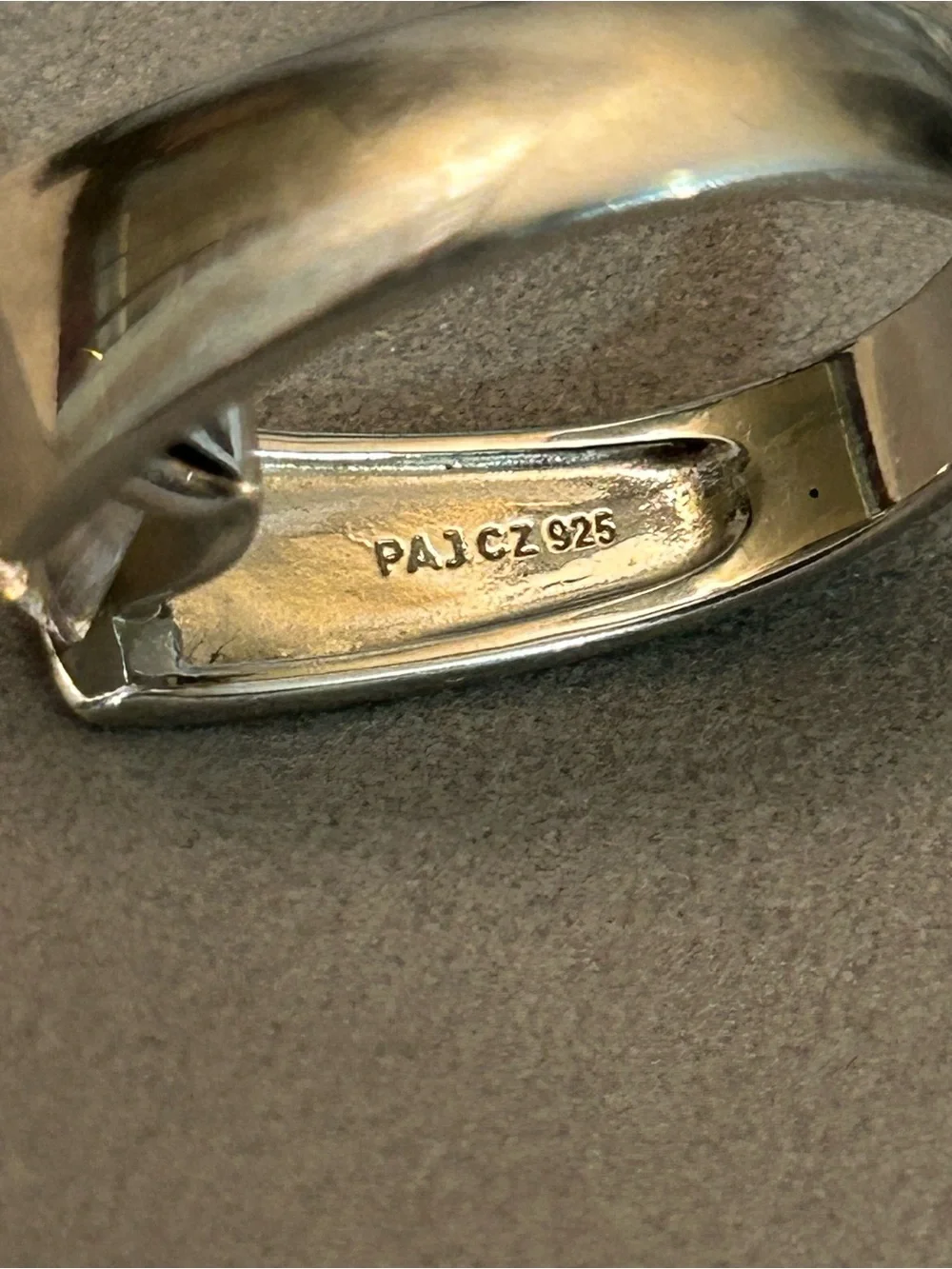 N/A sleek silver